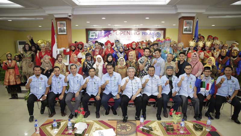 Pembukaan Pekan Kreativitas Mahasiswa ke-3 UMSU 2018 Berlangsung Meriah